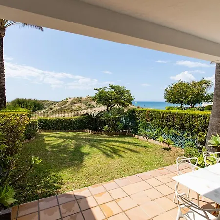 Casa 1 Linea De Playa. Holiday home *